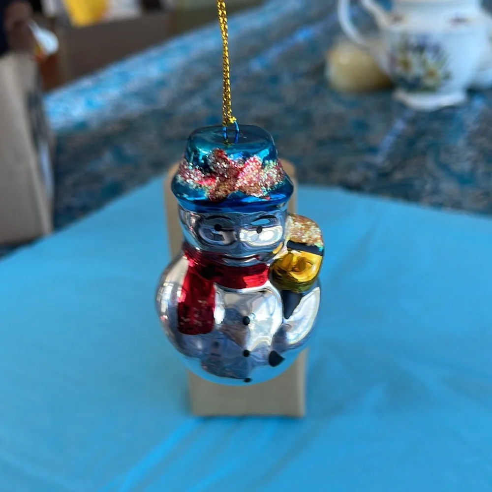 1998 Vintage Avon Hand‑Painted Christmas Snowman Ornament NIB w/ Original Box